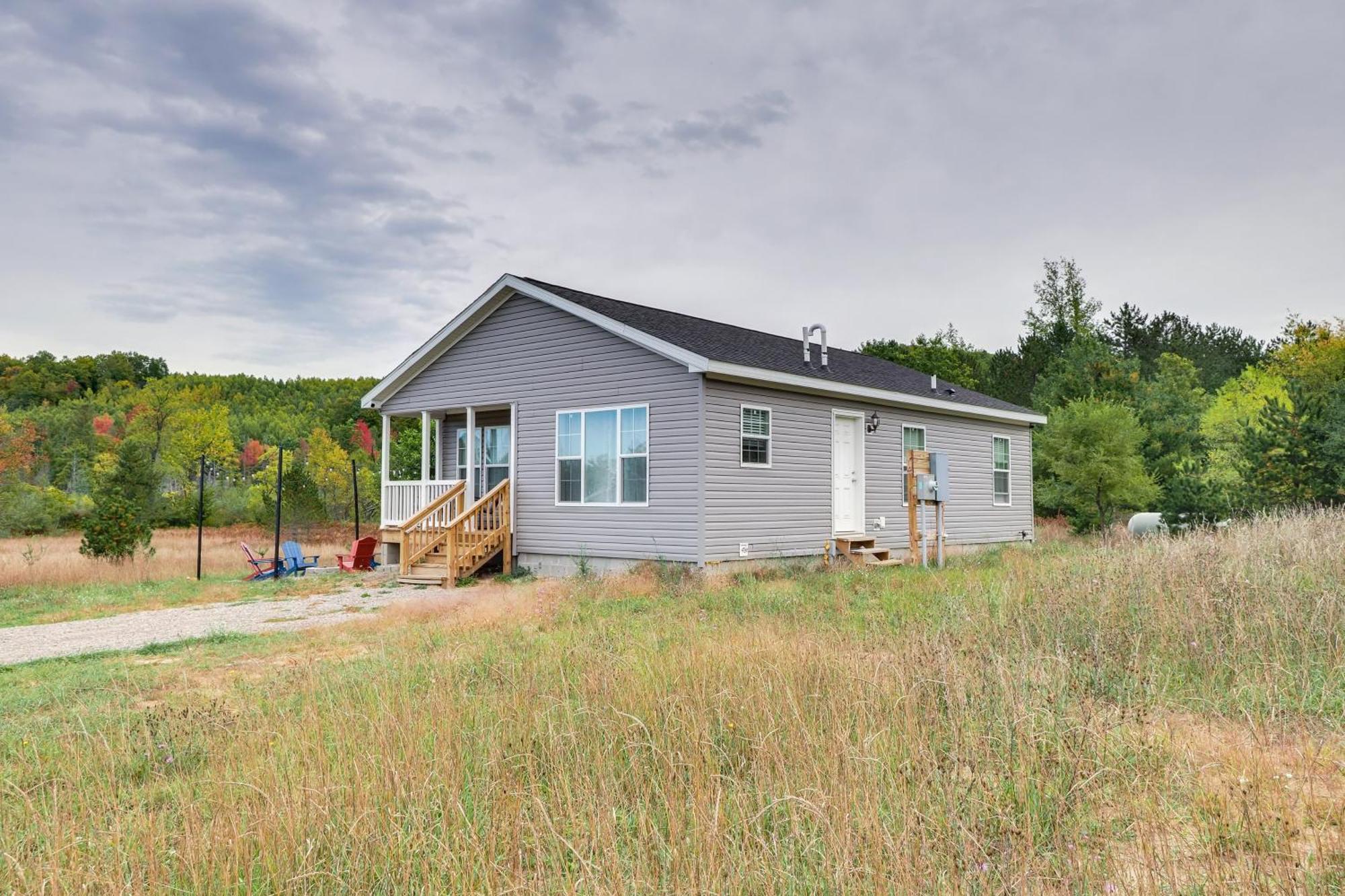 Family Home In Rapid City About 4 Mi To Torch Lake! Exterior foto