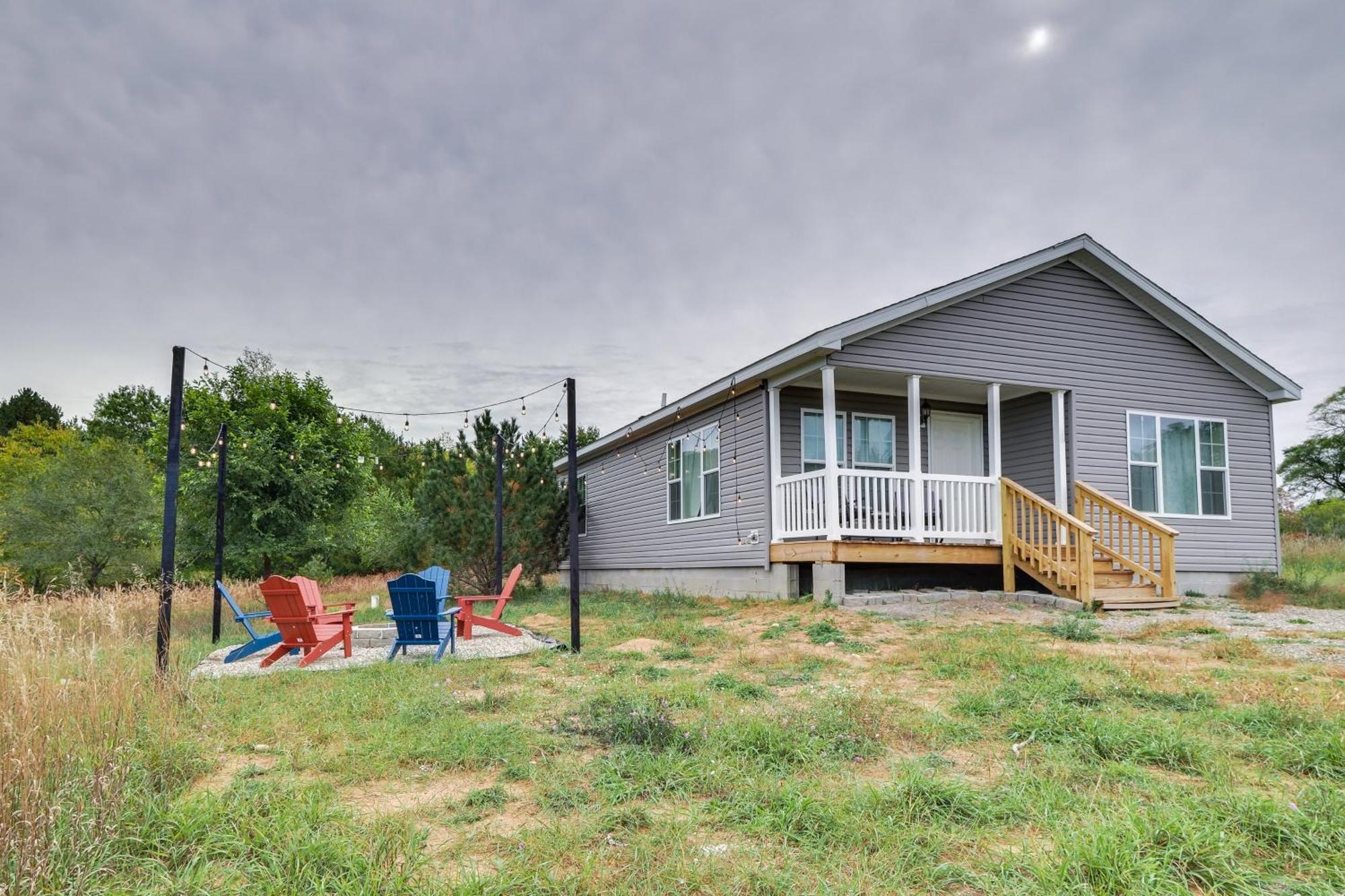 Family Home In Rapid City About 4 Mi To Torch Lake! Exterior foto
